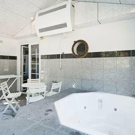 Dom wakacyjny Five-bedroom Holiday In Romo 2 Rømø Kirkeby